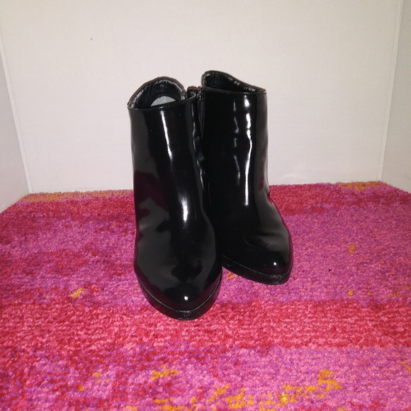 Nine West "Joydon" Bootie - Picture 7 of 12